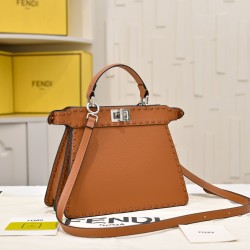 250 model 3361 the latest Peekalboo macaroon hand-sewn kitten bag glittering people love the powerful Peekaboo series has a new baby bag with a full of diamonds back super much this PeekabooPetite small and compact but not at all waste cell phone wallet m