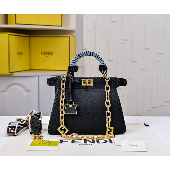 350 Model 7705 Iconic peekaboo iseeu Ideal compact handbag hand-stitched with 306 stitches in the same color and large bright thread representing traditional selleria craftsmanship in a selection of dove grey cuoio romano leather with iconic natural grain