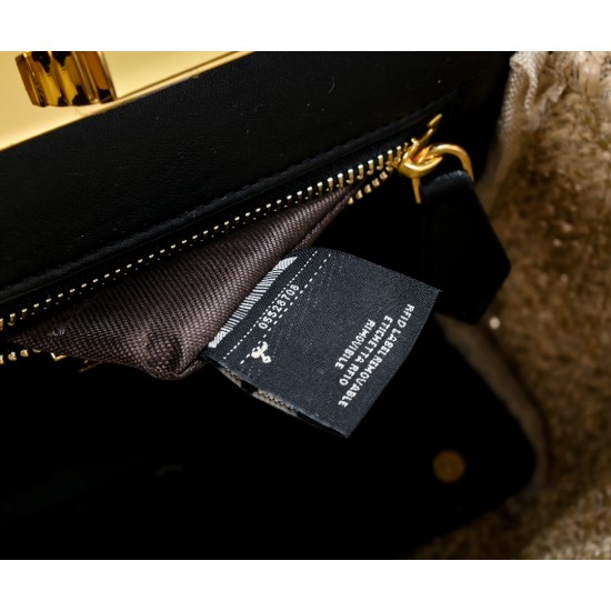 NEW280 model 21504404F family Peekaboo kitten bag hot order size 23cm super classic size in the middle of the two compartments containing a small zipper pockets all the way netroots understand the explosion version of the concave styling versatile artifac