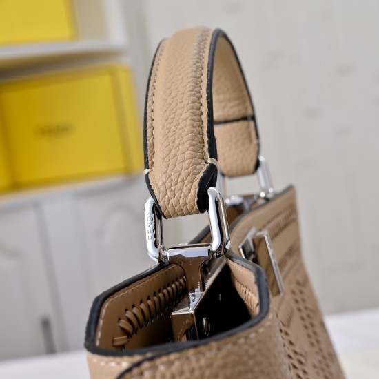 380 model 3372 the iconic peekaboo iseeu ideal compact handbag is hand stitched with 306 stitches in the same color with large bright threads representing the traditional selleria craftsmanship in a selection of dove grey cuoio romano leather with signatu