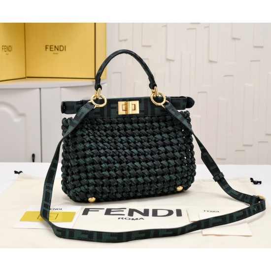 260 model 4406FI new old flower weaving kitten peekaboo is fendi the most classic a handbag on the body is super good to see the highest rate of pieces can be a variety of retro with the classic style is really the more you look the more you like comes wi