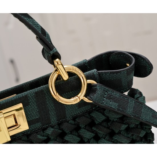 260 model 4406FI new old flower weaving kitten peekaboo is fendi the most classic a handbag on the body is super good to see the highest rate of pieces can be a variety of retro with the classic style is really the more you look the more you like comes wi