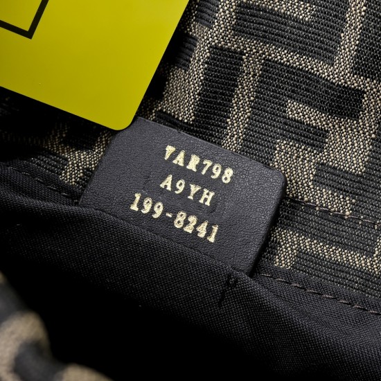 200 Model 7716 The new Mamma Baguette is here with the double combination of baguette and lucky bag The softest bag on the net is not one of the soft and sticky lambskin is also too tender both lazy and high quality Iconic hardware buckle with lambskin de