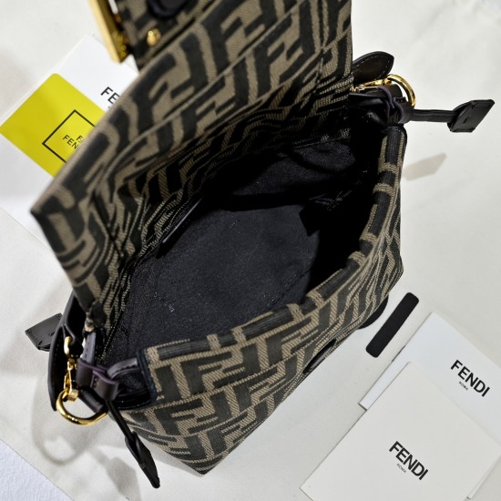 200 Model 7716 The new Mamma Baguette is here with the double combination of baguette and lucky bag The softest bag on the net is not one of the soft and sticky lambskin is also too tender both lazy and high quality Iconic hardware buckle with lambskin de