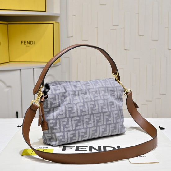 230 Model 7716 Plus Chain Plus 30 The new Mamma Baguette is coming to you The double combination of baguette and goody bag The most gentle bag on the net is not one of the soft and sticky lambskin is also too tender Both lazy and high-grade Iconic hardwar