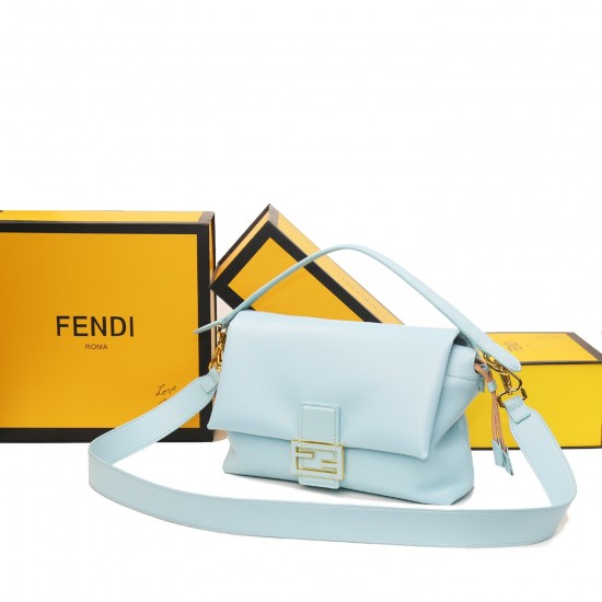 250 Celebrate the new Mamma Baguette is coming the double combination of baguette and lucky bag the most gentle bag in the whole network there is no one soft and sticky lambskin is also too tender both lazy and high-grade iconic hardware buckle with lambs