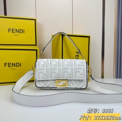 390Fendi baguette bag with 306 stitches of the same color mini bright thread hand-stitched to represent the traditional Selleria craftsmanship with the iconic natural grained calfskin leather by the use of no metal tanning process is more versatile as lon