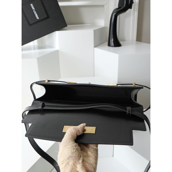 280 All cowhide leather inside and out No microfiberMANHATTAN Toothpick Baguette Baguette bag with small flap at the topAdjustable elasticized trips on both sidesRemovable shoulder strap turns it into a small shoulder bagMeasurements29x20x75cmModel No. 20