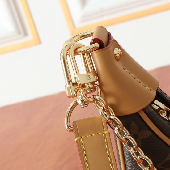 210 Original Upgraded Nicolas Ghesquire Traces his roots to the Croissant bag from the Louis Vuitton archives for the Spring 2022 collection Loop Half Moon Baguette Bag Compact shape to fit the body's rhythms Zippered front pocket with rounded LV zipper h