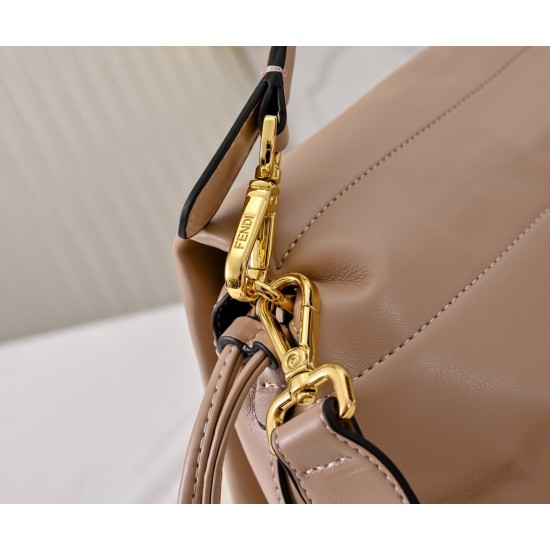 280 Model 7715 Plus chain plus $30 The new Mamma Baguette is coming to you The double combination of baguette and goody bag The most gentle bag on the net is not one of the soft and sticky lambskin is also too tender Both lazy and high-grade Iconic hardwa