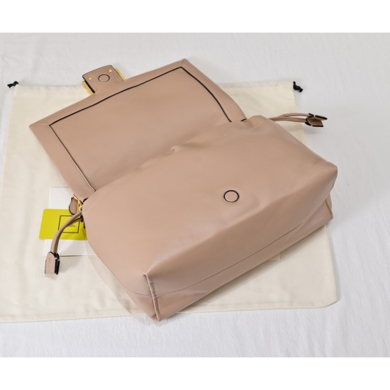 280 Model 7715 Plus chain plus $30 The new Mamma Baguette is coming to you The double combination of baguette and goody bag The most gentle bag on the net is not one of the soft and sticky lambskin is also too tender Both lazy and high-grade Iconic hardwa