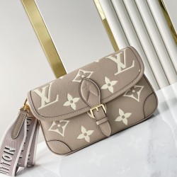 M46583 231685DIANE Baguette baguette bag