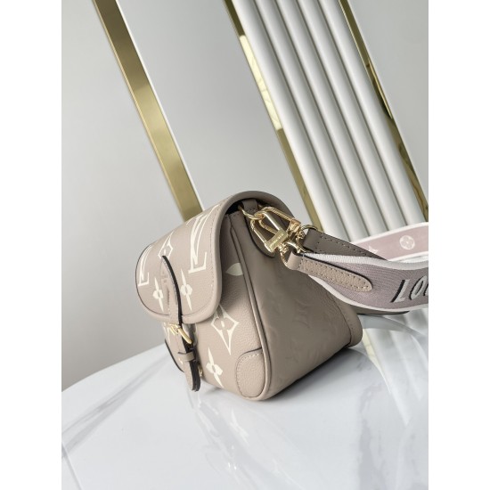 M46583 231685DIANE Baguette baguette bag