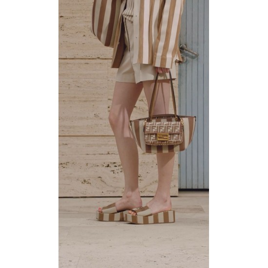 Shopping Bag Baguette Stacking Effect 6613