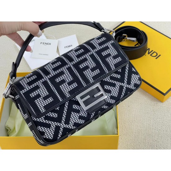 Upgraded Lot 340FI Newest 2022 Embroidered BaguetteFirst batch in stockBaguette baguettes are an indispensable classic in the fashion world, featuring a red and pink color scheme embroidery that is both festive and girlyNew Year's Eve is of course all abo