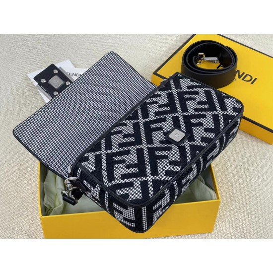 Upgraded Lot 340FI Newest 2022 Embroidered BaguetteFirst batch in stockBaguette baguettes are an indispensable classic in the fashion world, featuring a red and pink color scheme embroidery that is both festive and girlyNew Year's Eve is of course all abo