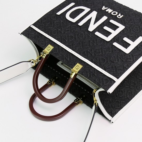 With 330FEND1 SunshineMedium tote bag in denimDenim with FENDI Mirror pattern on all sidesHard brown leather handles with FENDI ROMA letteringFeatures spacious lined interior compartmentsLeather silhouette and gold-tone finishMetal hardwareFeatures two ca