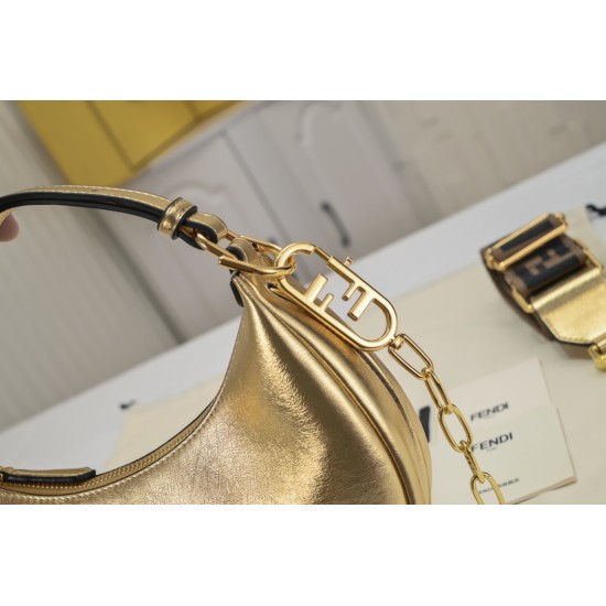 Size 24220 Model 1007Fendi Spring/Summer 2022 collection introduces a new half-moon underarm bag style with FENDI's metal letter logo at the bottom of the bagSuper valiant underarm bagThis year's underarm bag is the mainstream of the proper styling artifa