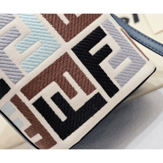 200 model 0189 with box FENDI small bucket large capacity is really too loaded la fendi new small bucket this proper retro street feeling very fashionable figure although it is a small a mini bucket bag is really full of loaded cell phone nursery car keys