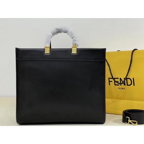 Upgraded cowhide batch 380 official website latest Tote FI X Versace co-branded Tote bag 2 brand letters LOGO combined design with resin black handle is the biggest focus of the whole bag single twisted on the very aura also does not strangle the hand the