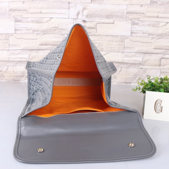 Goyard GOYARD new shoulder bag carbon gray explosion models backpack men and women with the same models can be folded shoulder straps can be removed as a handbag can also be equipped with leather size bottom length 32 width 14 height 37cm shoulder straps 