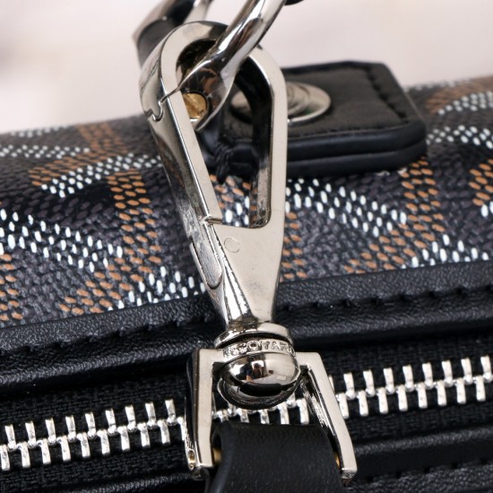 Goyard GOYARD new shoulder bag new black burst models backpack men and women with the same models can be folded shoulder straps can be removed as a handbag can also be equipped with leather size bottom length 32 width 14 height 37cm shoulder straps can be