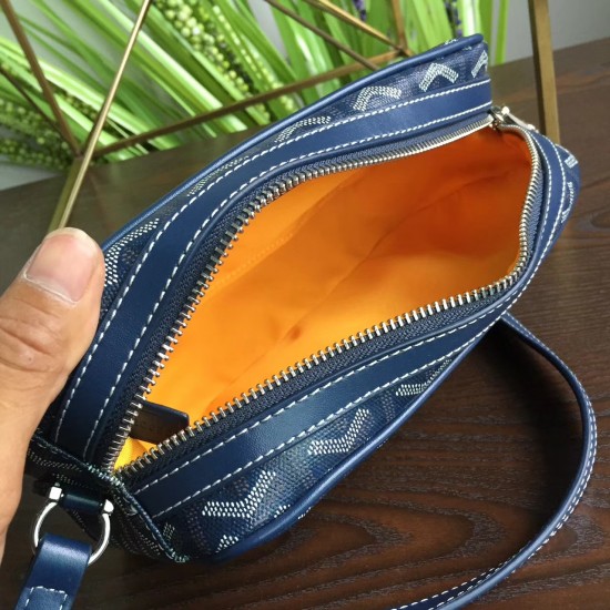 Goya bean curd bag Camera bag Wu Yifan the same models men and women are very good with the unisex bag small volume large capacity very practical a crossbody bag shoulder strap adjustable size 23714cm P130