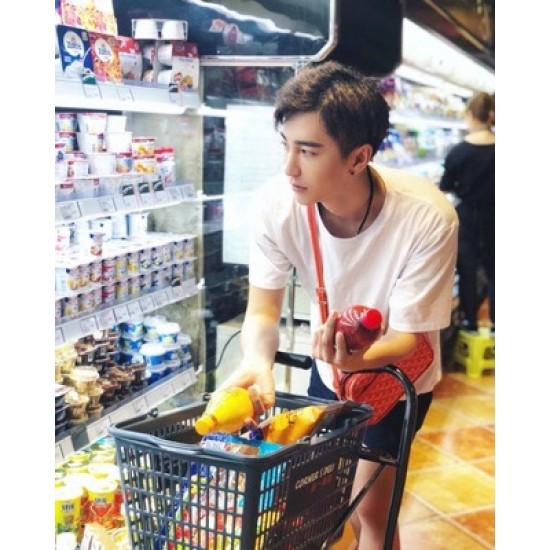 Goya bean curd bag Camera bag Wu Yifan the same models men and women are very good with the unisex bag small volume and large capacity is very practical a crossbody bag shoulder strap adjustable Size 23714cm P130