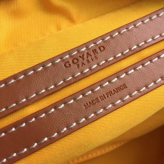 Goya bean curd bag Camera bag Wu Yifan the same models men and women are very good with the unisex bag small volume and large capacity is very practical a crossbody bag shoulder strap adjustable Size 23714cm P130