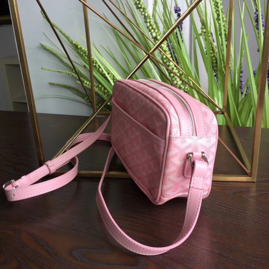 Goya bean curd bag Camera bag Wu Yifan the same models men and women are very good with the unisex bag small volume and large capacity is very practical a crossbody bag shoulder strap adjustable Size 23714cm P150