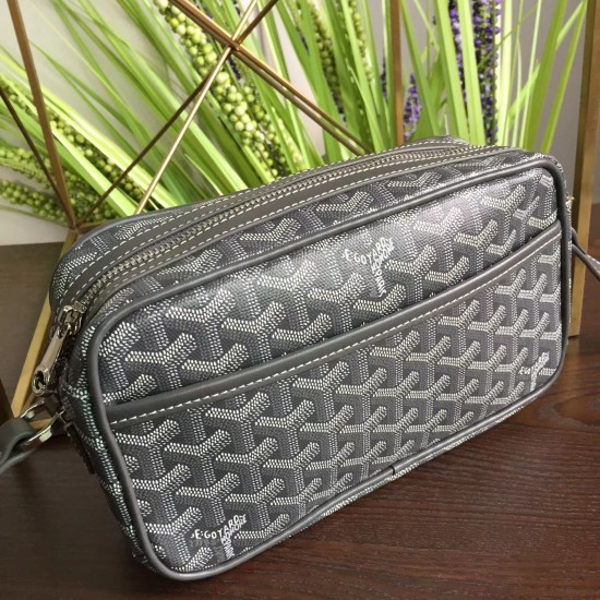 Goya bean curd bag Camera bag Wu Yifan the same models men and women are very good with the unisex bag small volume and large capacity is very practical a crossbody bag shoulder strap adjustable Size 23714cm P130