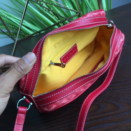 Goya bean curd bag Camera bag Wu Yifan the same models men and women are very good with the unisex bag small volume and large capacity is very practical a crossbody bag shoulder strap adjustable Size 23714cm P130