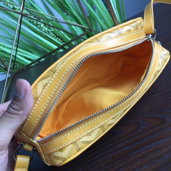 Goya bean curd bag Camera bag Wu Yifan the same models men and women are very good with the unisex bag small volume and large capacity is very practical a crossbody bag shoulder strap adjustable Size 23714cm P130