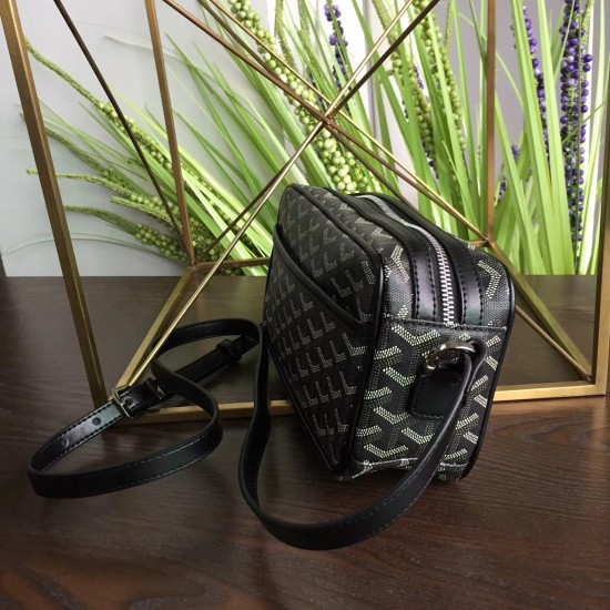 Goya bean curd bag Camera bag Wu Yifan the same models men and women are very good with the unisex bag small volume and large capacity is very practical a crossbody bag shoulder strap adjustable Size 23714cm P130