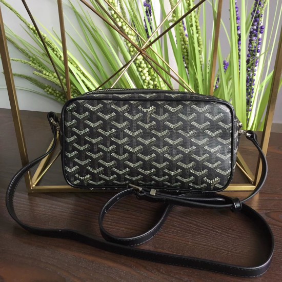 Goya bean curd bag Camera bag Wu Yifan the same models men and women are very good with the unisex bag small volume and large capacity is very practical a crossbody bag shoulder strap adjustable Size 23714cm P130