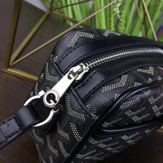 Goya bean curd bag Camera bag Wu Yifan the same models men and women are very good with the unisex bag small volume and large capacity is very practical a crossbody bag shoulder strap adjustable Size 23714cm P130