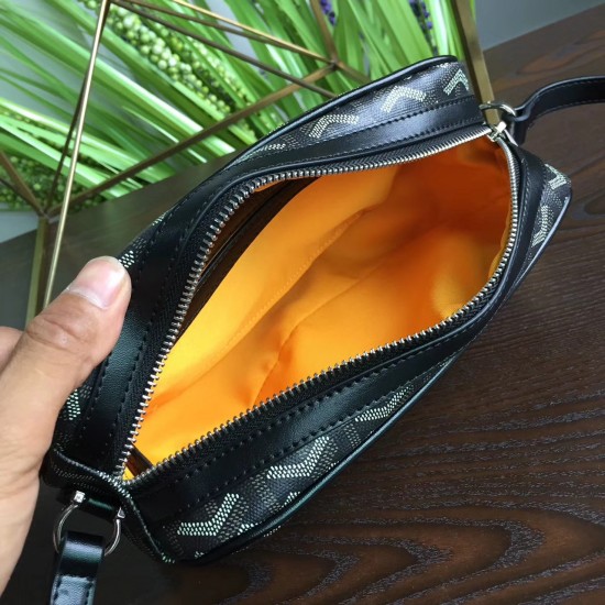 Goya bean curd bag Camera bag Wu Yifan the same models men and women are very good with the unisex bag small volume and large capacity is very practical a crossbody bag shoulder strap adjustable Size 23714cm P130