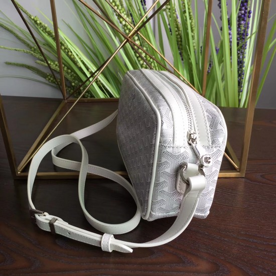 Goya bean curd bag Camera bag Wu Yifan the same models men and women are very good with the unisex bag small volume and large capacity is very practical a crossbody bag shoulder strap adjustable Size 23714cm P130