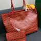 Goyard Goya launched a new twin shopping bag this bag looks like two classic shopping bags tote bag back to back together inside is two separate space Oh classic and practical generous belongs to the size of the medium bottom length of 34 on the length of