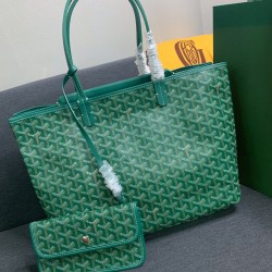 Goyard Goya launched a new twin shopping bag this bag looks like two classic shopping bags tote bag back to back together inside is two separate space Oh classic and practical generous belongs to the size of the medium bottom length of 34 on the length of