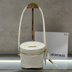 The new series le Vanito cosmetic bag is simply too good-looking, retro shoulder crossbody / handbag, adjustable shoulder strap crossbody retro open bead design as always versatile, really super Milk Si aura full open simply do not too absorb the essence 