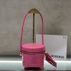 The new series le Vanito cosmetic bag is simply too good-looking, retro shoulder crossbody / handbag, adjustable shoulder strap crossbody retro open bead design as always versatile, really super Milk Si aura full open simply do not too absorb the essence 