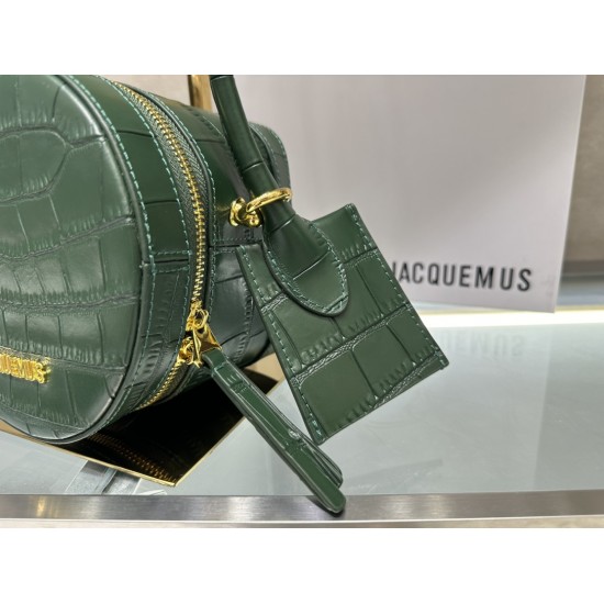 The new series le Vanito cosmetic bag is simply too good-looking, retro shoulder crossbody / handbag, adjustable shoulder strap crossbody retro open bead design as always versatile, really super Milk Si aura full open simply do not too absorb the essence 