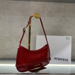 The new series le chiquito plus belt buckle changes, simply too good-looking, retro crossbody / handbag, adjustable shoulder strap crossbody retro open bead design as always, really super milk Si aura full open simply do not suck too fine cuties hurry to 