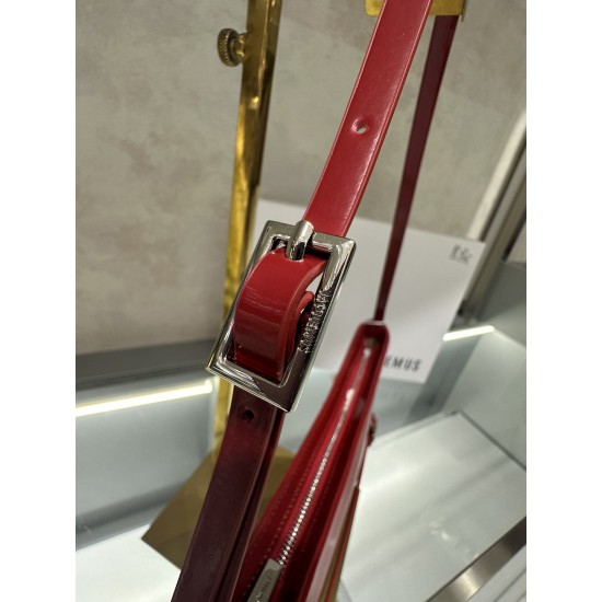 The new series le chiquito plus belt buckle changes, simply too good-looking, retro crossbody / handbag, adjustable shoulder strap crossbody retro open bead design as always, really super milk Si aura full open simply do not suck too fine cuties hurry to 