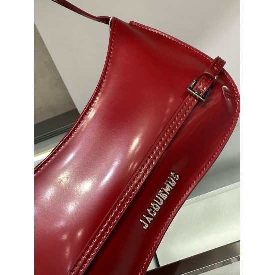 The new series le chiquito plus belt buckle changes, simply too good-looking, retro crossbody / handbag, adjustable shoulder strap crossbody retro open bead design as always, really super milk Si aura full open simply do not suck too fine cuties hurry to 