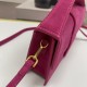 
Jacquemus̶ bamnino New Crossbody Bag
The niche brand that's literally blowing up on ins is back with a new model.
The new bag design also adds suede material, which is more suitable for the texture of fall and winter. It can be turned into a handbag in s