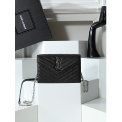 200 shipments YSL Saint Laurent out of the explosive models have to say Saint Laurent chain bag in the fashion circle has been on fire can not work this old French luxury brand has a man of magic LOOK not lack of highlights original leather imported calfs