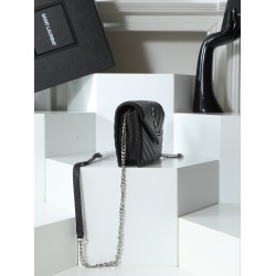 200 shipments YSL Saint Laurent out of the explosive models have to say Saint Laurent chain bag in the fashion circle has been on fire can not work this old French luxury brand has a man of magic LOOK not lack of highlights original leather imported calfs