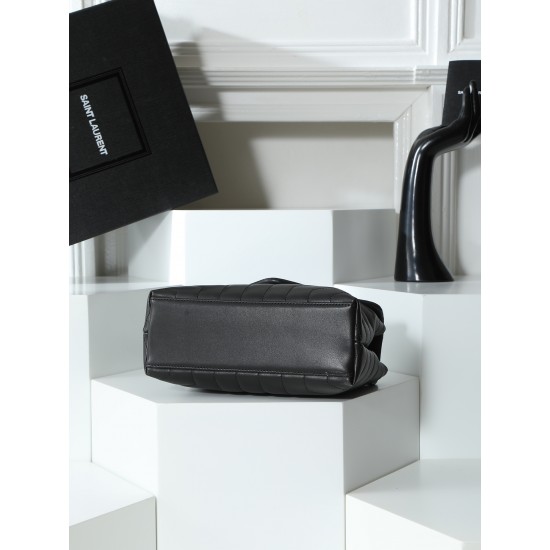 250 St. Laurent Classic Legend Fashion and romance combined with the original YSL family leather is rich in such attributes can not say how fascinating it is just have a kind of magic can attract you is many women's closet in the basic essentials can let 